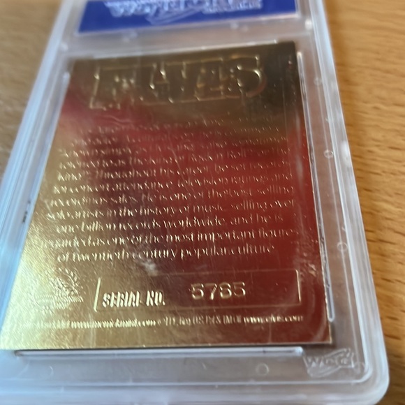 Elvis presley 2010 Merrick Mint Sculpted Gold Card "The King" WCG Graded 10 GEM - Picture 5 of 5